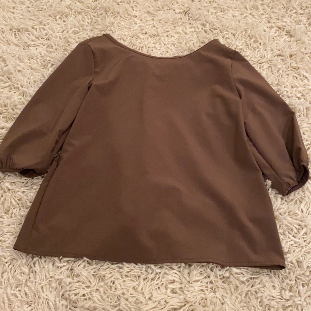 Very cute bow on the back!